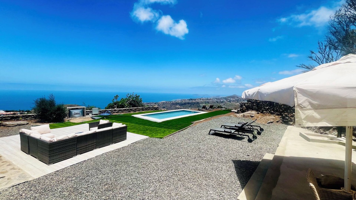 Santa Maria de Guia de Gran Canaria Villa | You have arrived in paradise, so relax and enjoy, peace and pool!