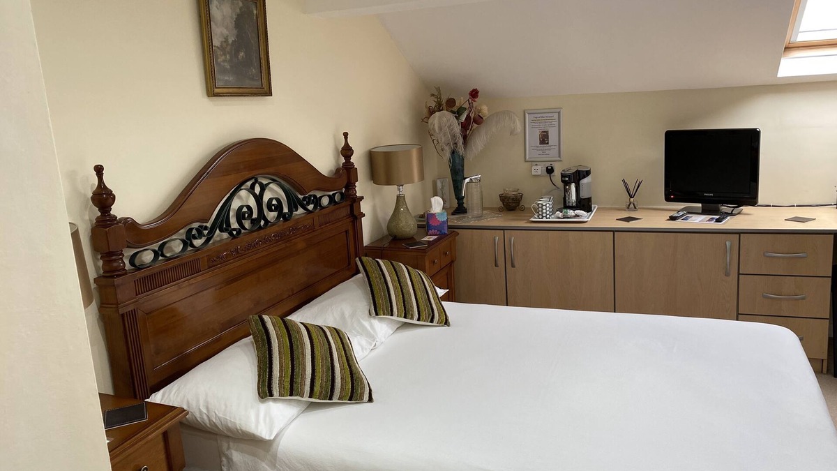 Whitefield House | You have the top of the house! Family Bedroom with large en-suite bathroom.
