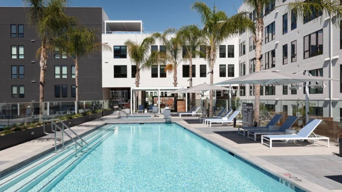 Menlo Park Condo | Your 1BR Escape with Pool, Gym & BBQ Awaits at Vasara