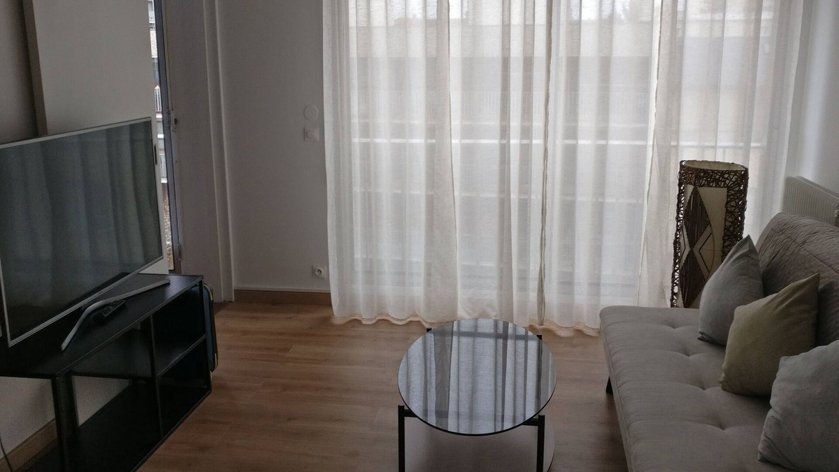 Fontenay-aux-Roses Apartment | Your 28 m² Studio Near Paris Modern Practical and affordable