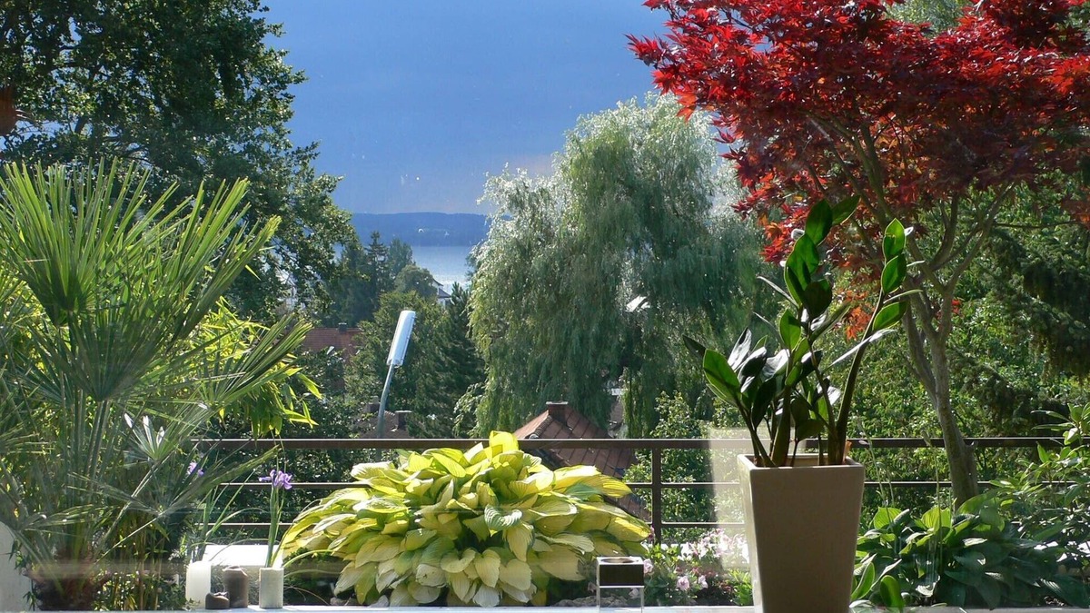 Herrsching am Ammersee Apartment | Your AmmerSeeblick! Everything within walking distance. Lake, beach, restaurants, stores.