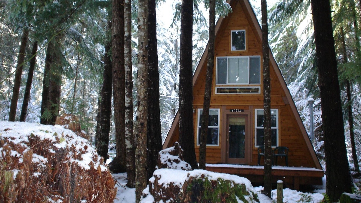 Enumclaw Cabin | Your Base Camp for a trip to Crystal Mountain or Mount Rainier = Winter & Summer