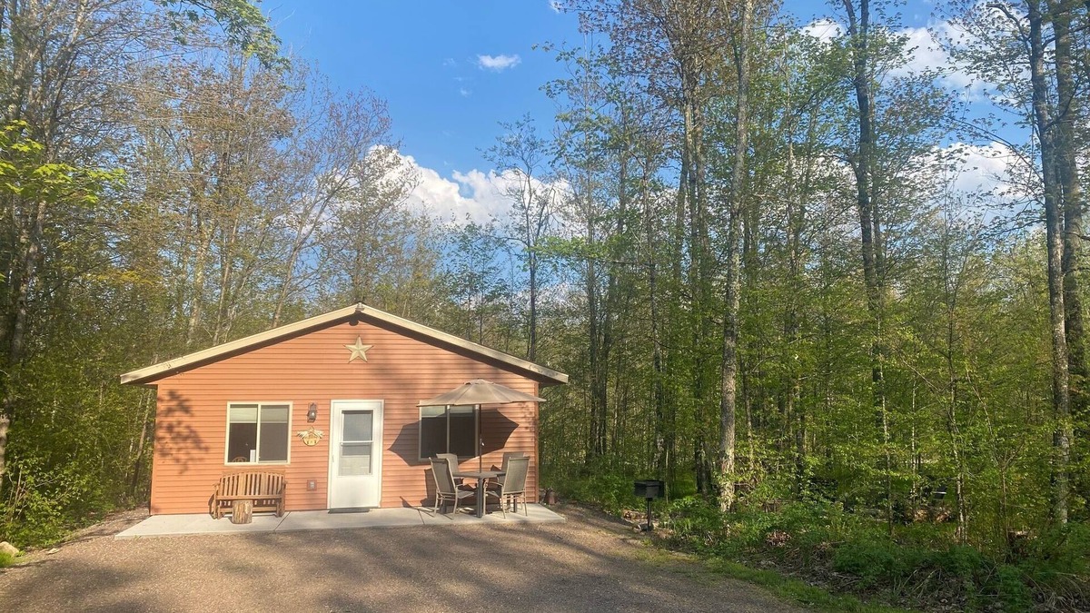 Ojibwa Cottage | Your base camp to Tuscobia Tr! Private cottage and access to trails! Dogs!