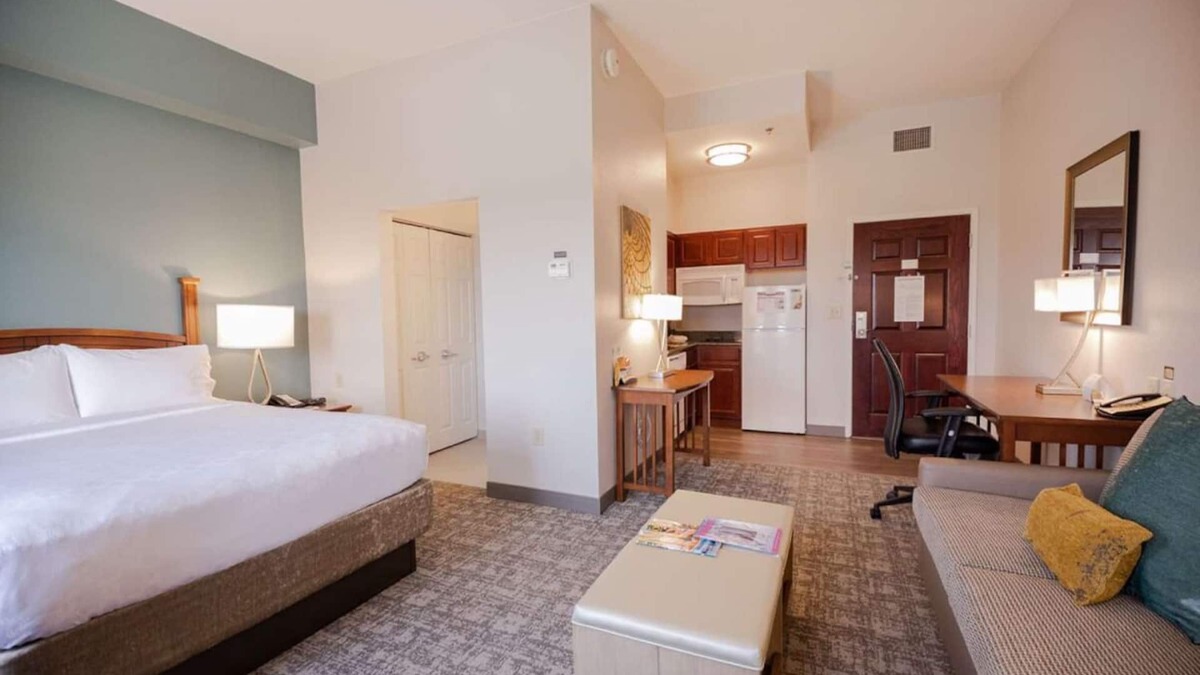 Highlands - Perkins Hotel | Your Baton Rouge Suite Oasis! With Private Full Kitchen! Pets Allowed!