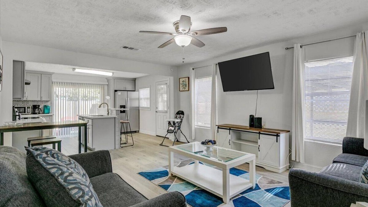 Bridge City House | Your Bridge City Bliss Awaits in this 3 Bdrm Gem!