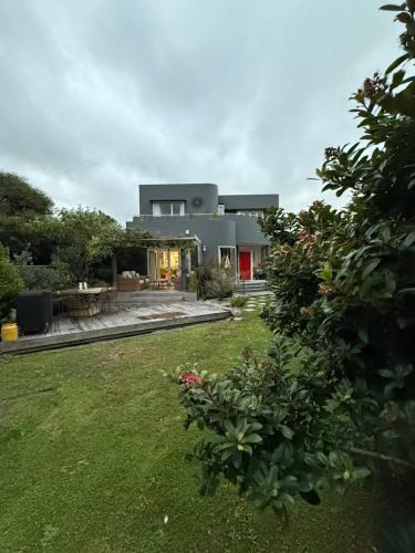 Palmerston North House | Your Central Paradise