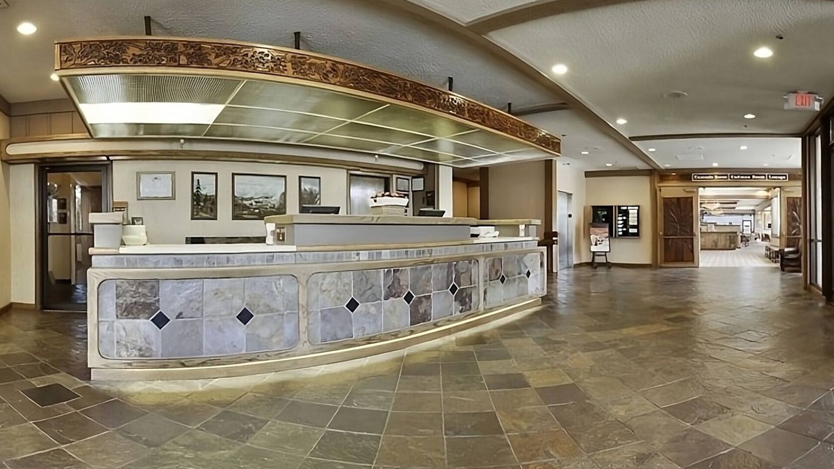 Wenatchee Hotel | Your Comfort Zone: Relax and Recharge with 24/7 Front Desk Service!