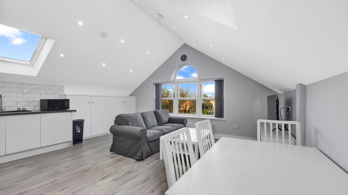 Forest Gate Apartment | Your Cosy Stay Modern 2 Double Bedroom Flat Fully Furnished - 5 Mins walk to Stn
