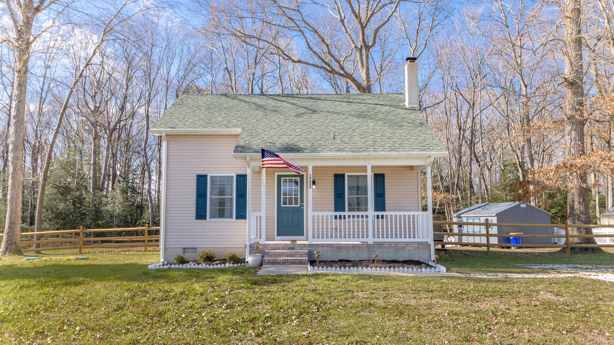 Lewes Cottage | Your cozy and quiet cottage retreat.