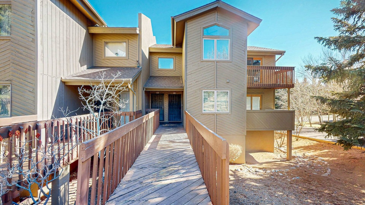 Flagstaff Condo | Your Cozy Flagstaff Retreat: Mountain Views, Family Comfort, and Adventure Await