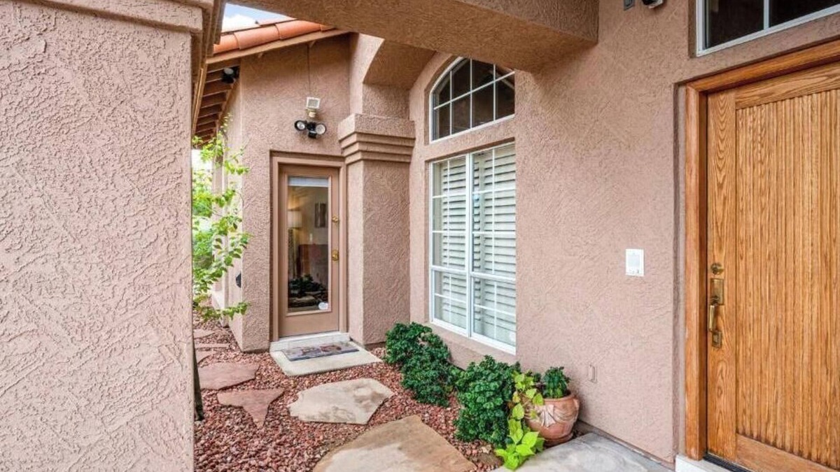 Paradise Valley Village Cottage | Your Cozy Place, PoolI Work & Play, Scottsdale, Near Mayo Clinic