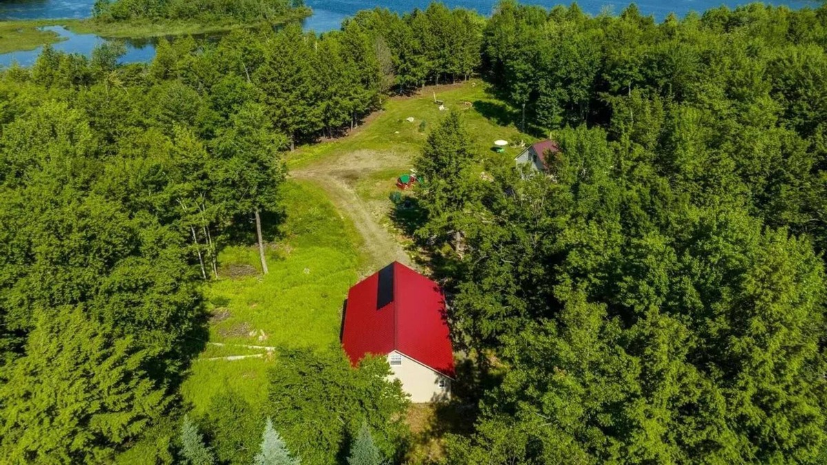 Newport Cottage | Your Escape! 100 acres of trails, lakefront, wildlife, & quiet!