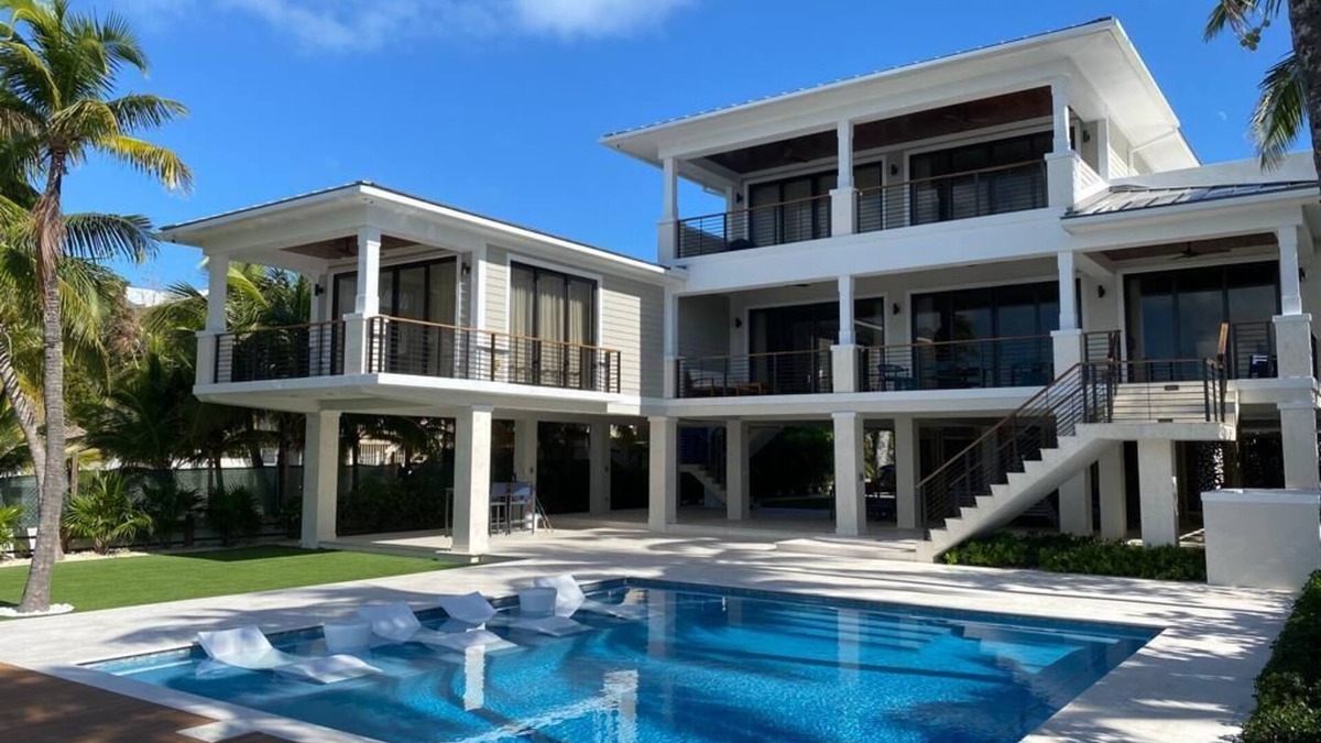 Key Largo House | Your Exclusive Slice of Paradise - where luxury meets tranquility!