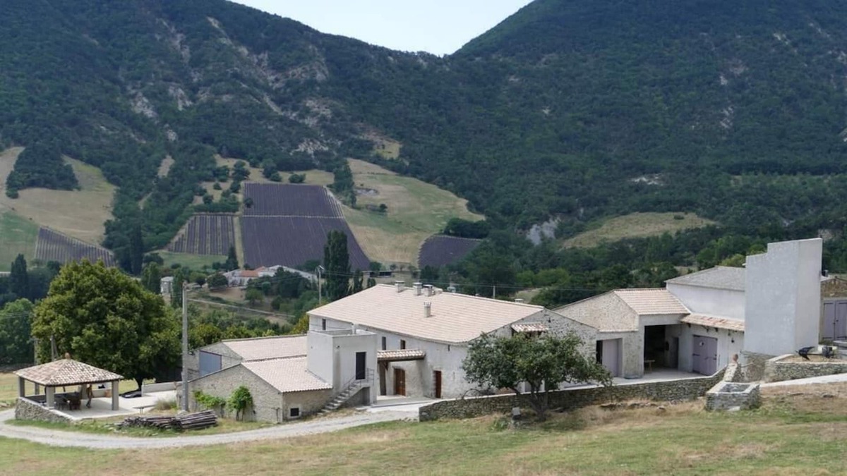 Vesc Apartment | Your farm holidays, magnificent panoramic view - Gîte La Petite Lunière.