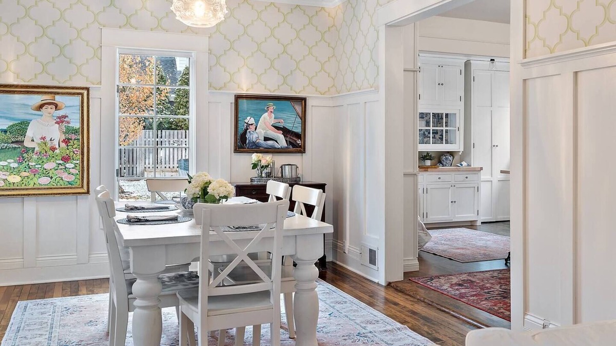 Wayzata House | Your Gateway to Lakeside Bliss and Urban Excitement in the heart of Downtown, Wayzata.