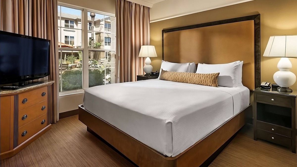 Gainey Village Villas Hotel | Your Gateway to Scottsdale's Wonders: Elegant Suites Await! Paws Friendly, Pool