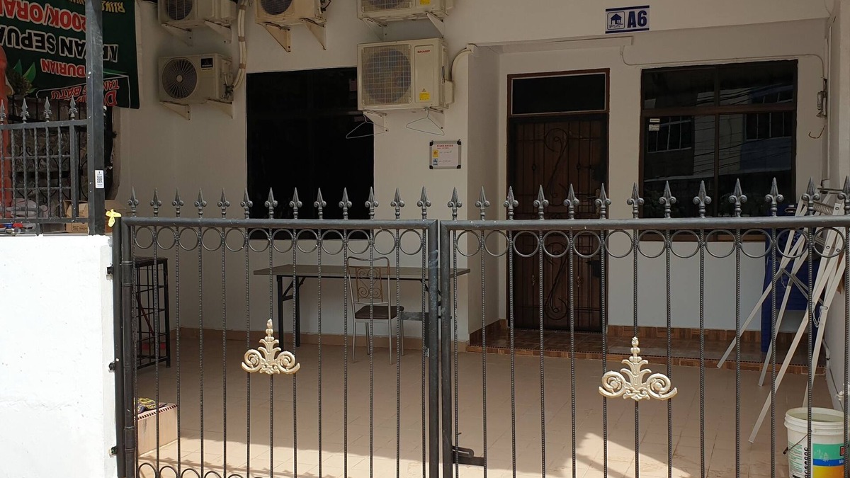 Lubuk Baja House | 'Your Home 01' beside BCS Shopping Mall 6-10paxs . Lots of Amenities