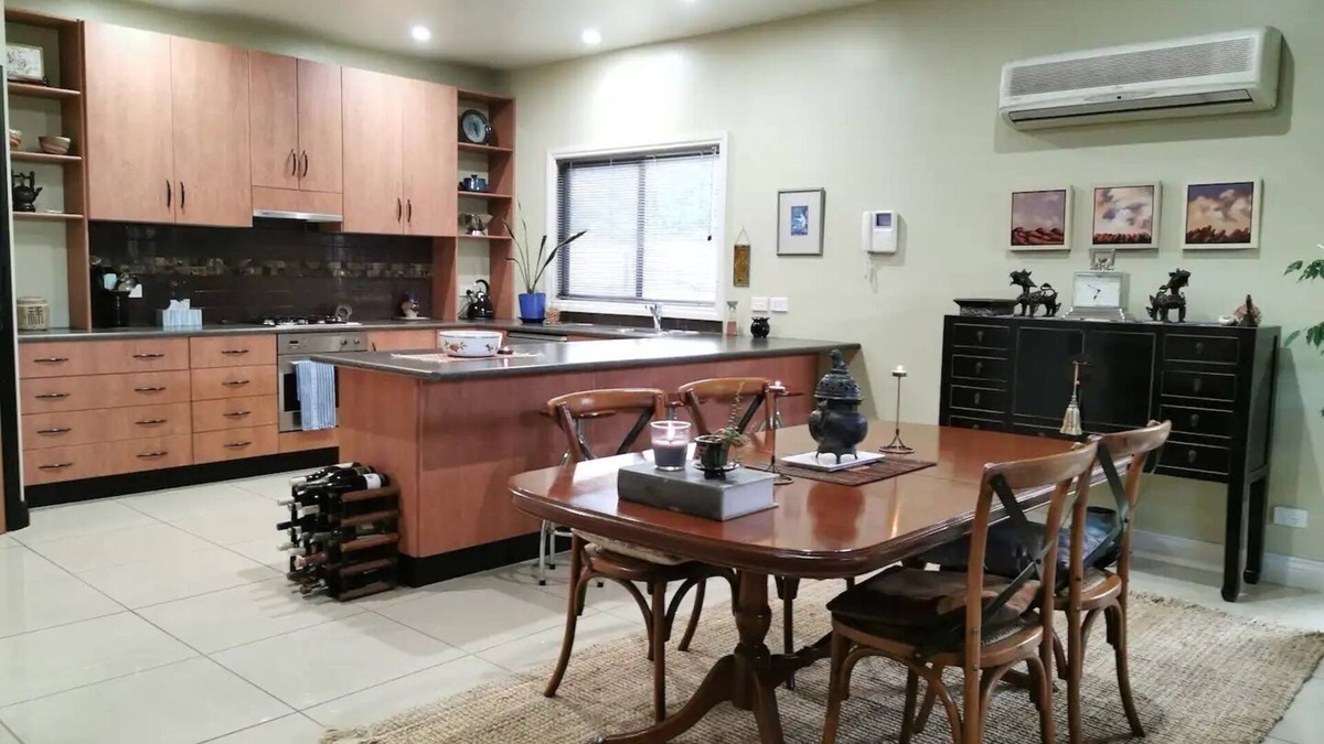 Launceston CBD Apartment | Your Home Away From Home in a Charming Street