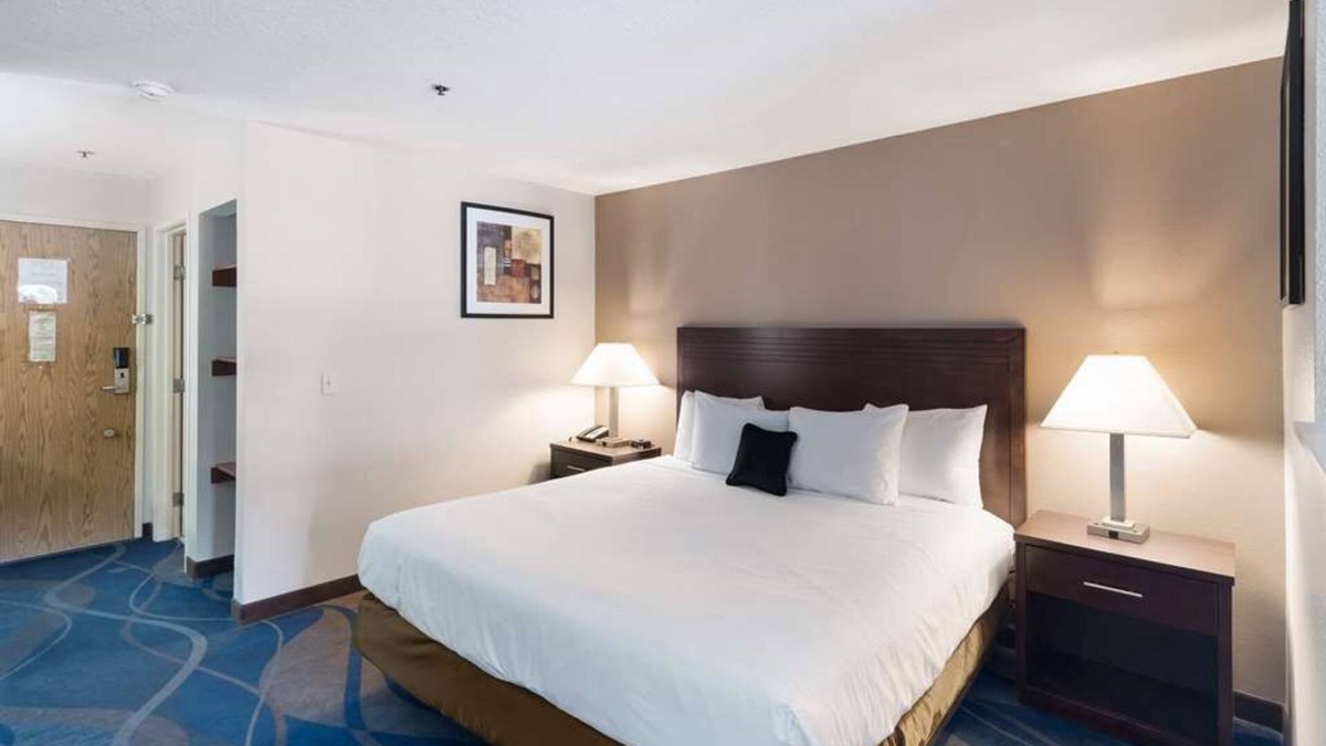 Tri-Cities House | Your Home Away From Home! 2 Family-friendly Units! Near Tri-Cities Airport!