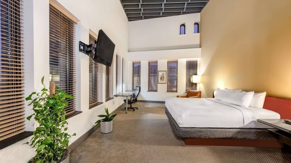 Downtown Columbus Hotel | Your Home Away From Home! Pet-Friendly, Near Ohio Historical Center
