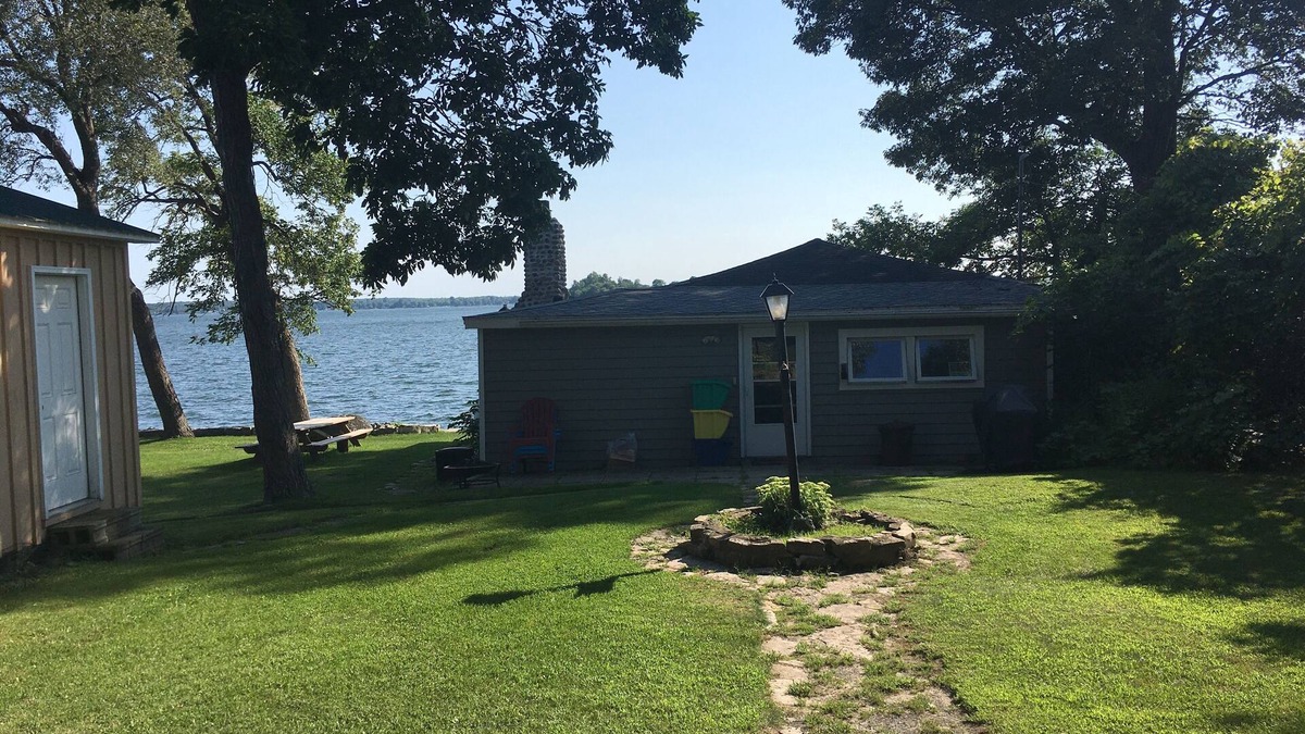 Chaumont Cottage | Your Home Away From Home On Pt Salubrious