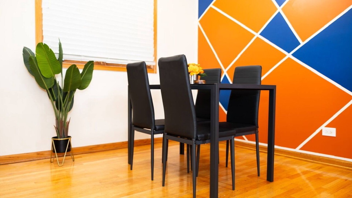 New City Apartment | Your Home Away from home -12 mins from Downtown