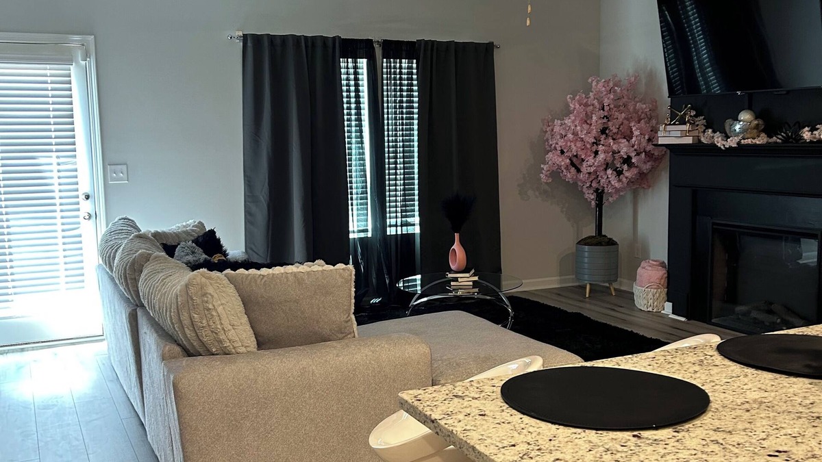 Lovejoy House | Your Home Away from Home – Sleek 3BR Haven Minutes from Vibrant Downtown Atlanta