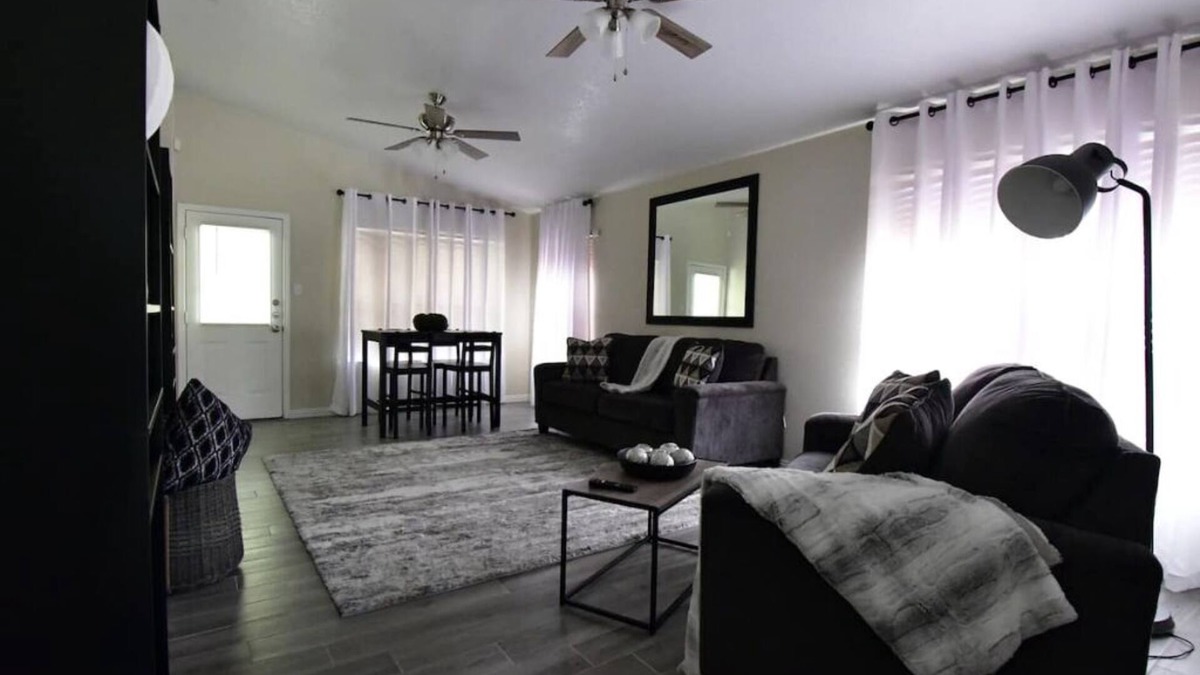 Killeen House | "Your Home Away From Home"
