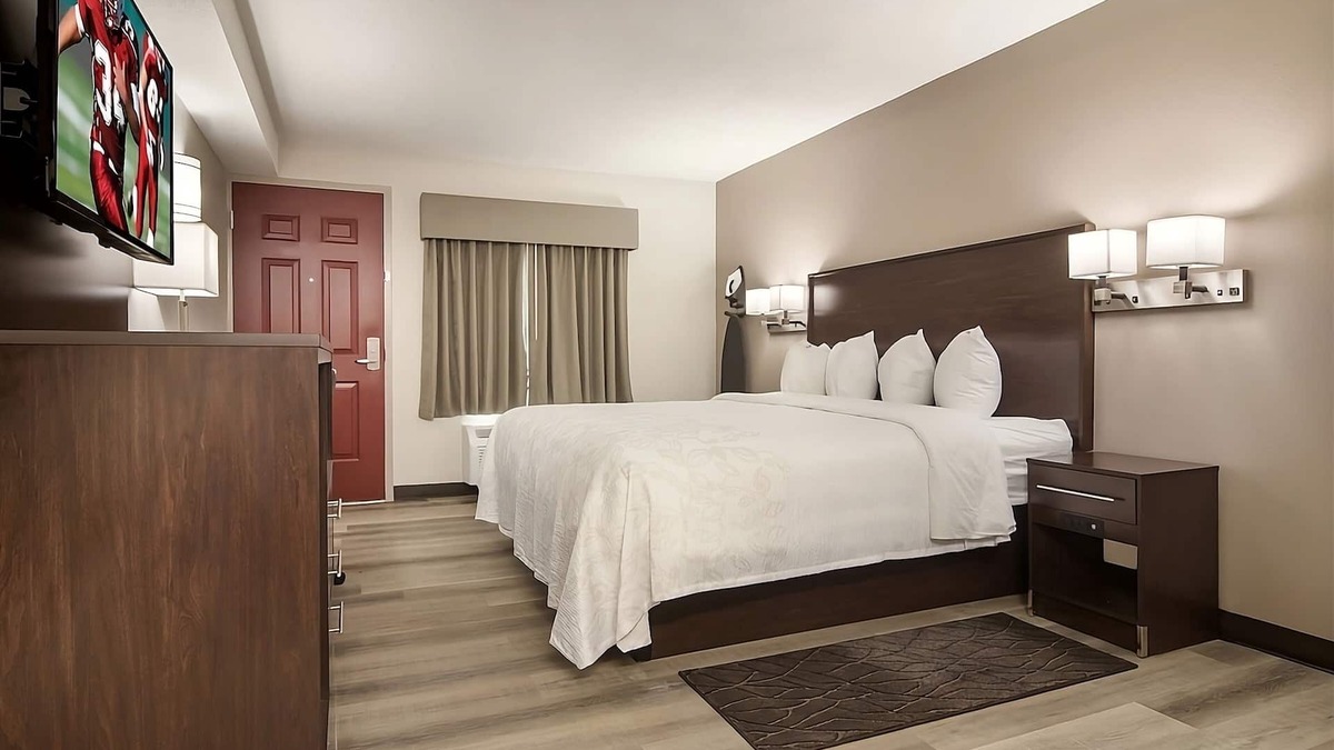 Erie Hotel | Your Home Away From Home! Pets Allowed, Free Parking
