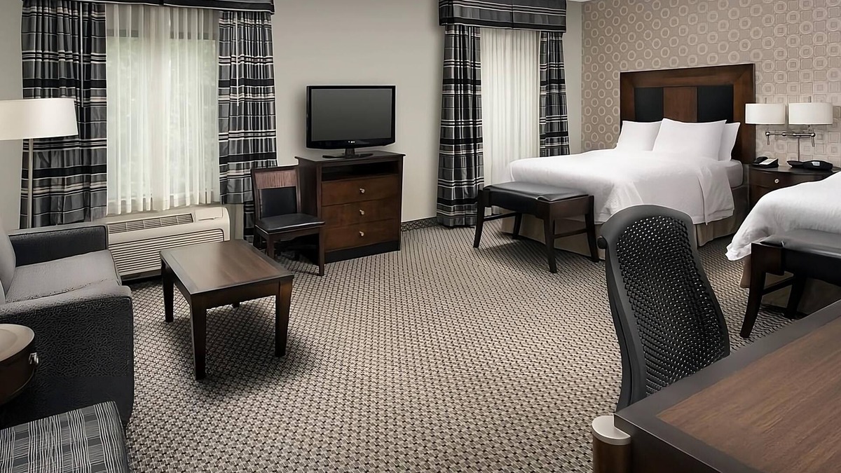 Athens Hotel | Your Home Away from Home! Pool, Free Breakfast, Pets Allowed, Free Parking!