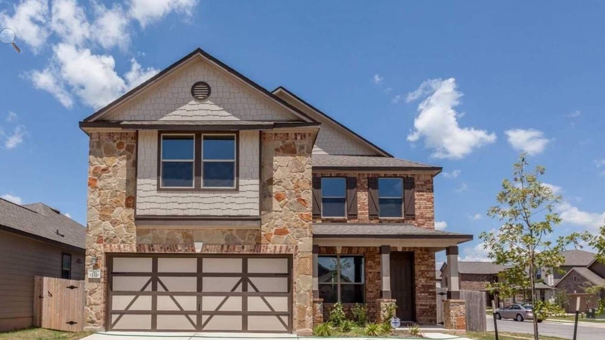 Del Valle House | Your Home Away From Home - Entire 2,200 SF