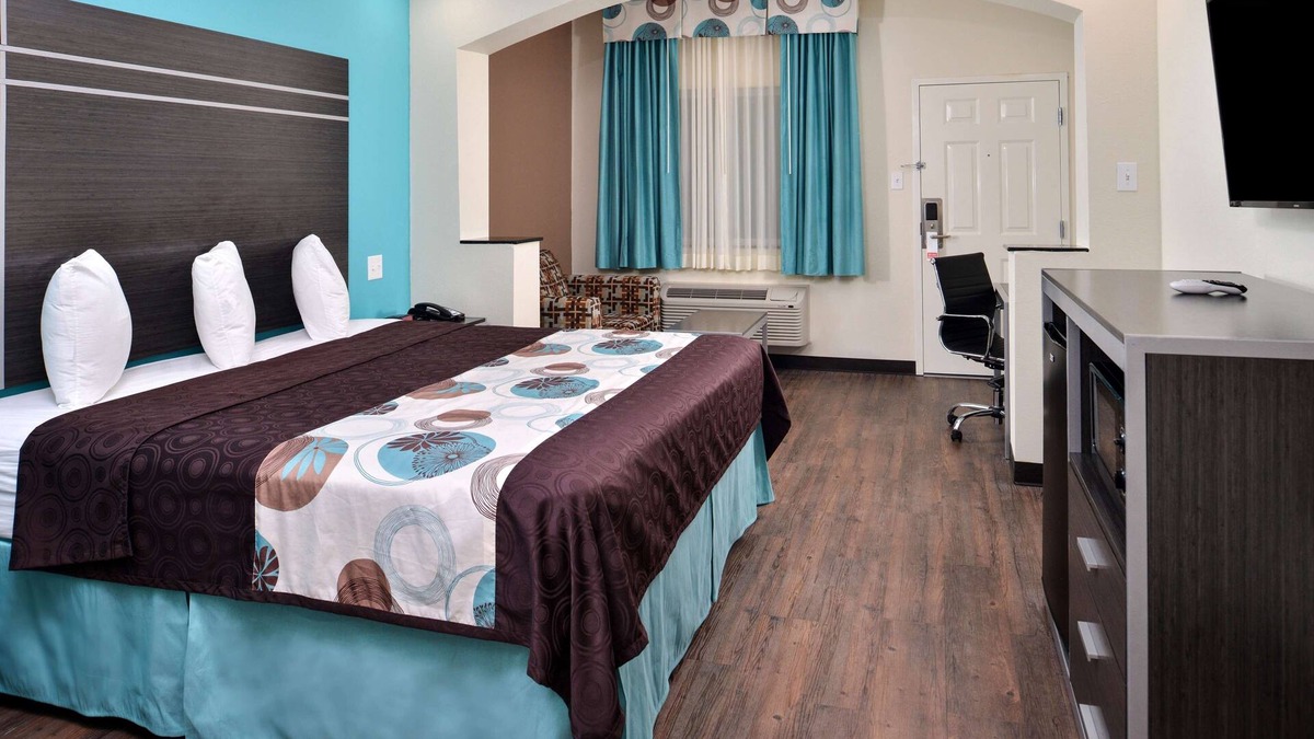 Spring Hotel | Your Home Away From Home! Close to Urban Air Trampoline and Adventure Park!
