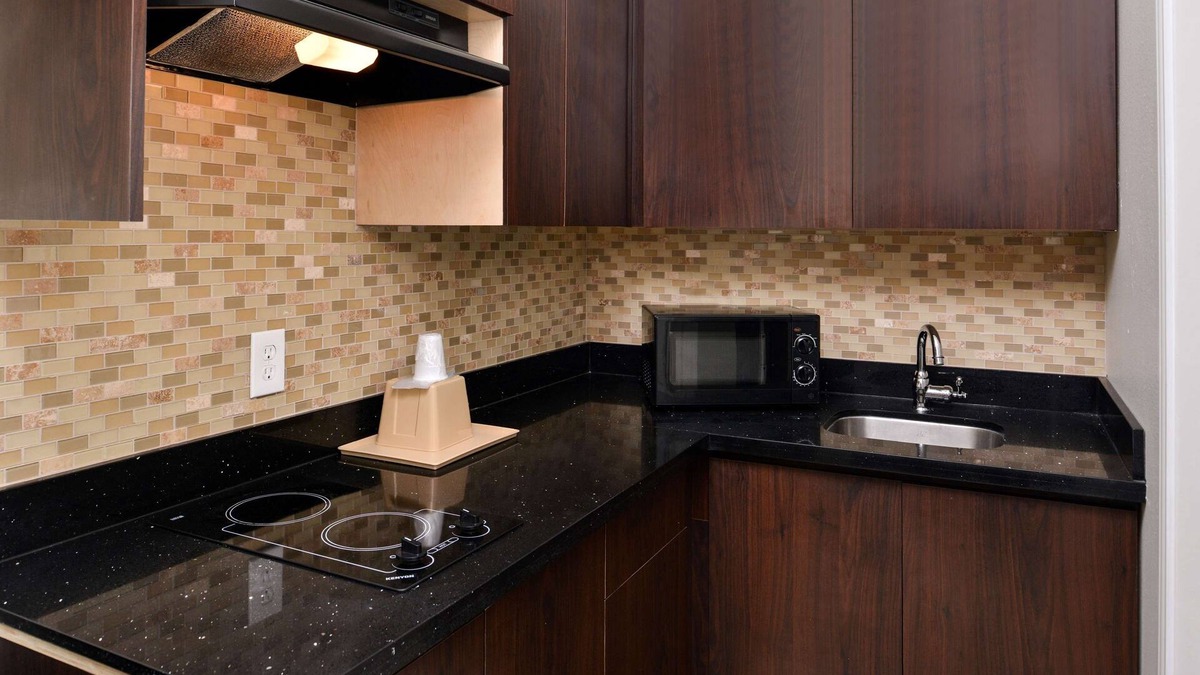Spring Hotel | Your Home Away From Home! 3 Spacious Units! Family-friendly, Parking On-site!