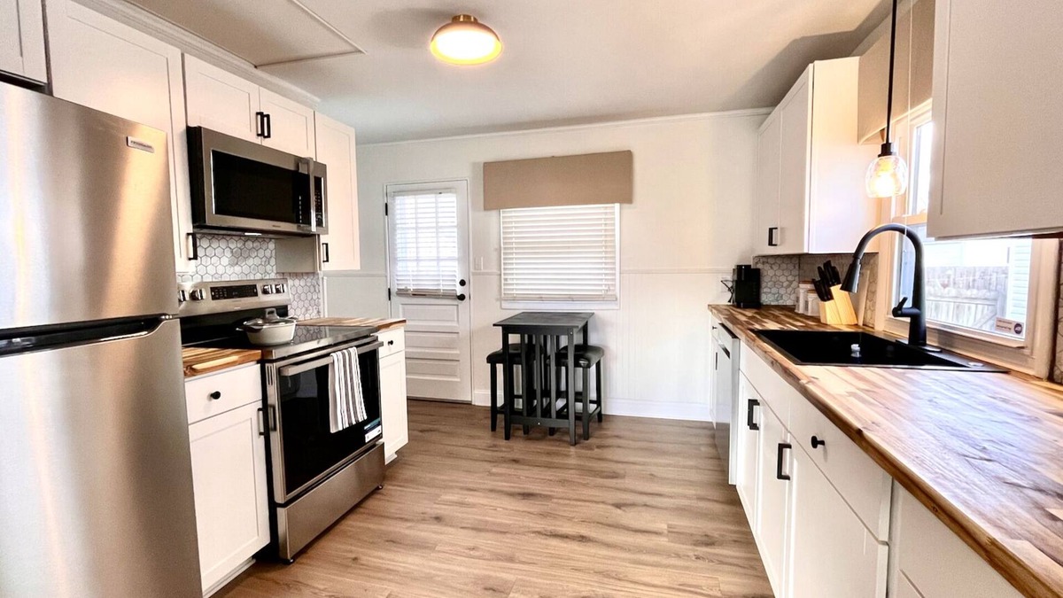 Chillicothe House | Your Home Away from Home: Where Comfort Meets Convenience.