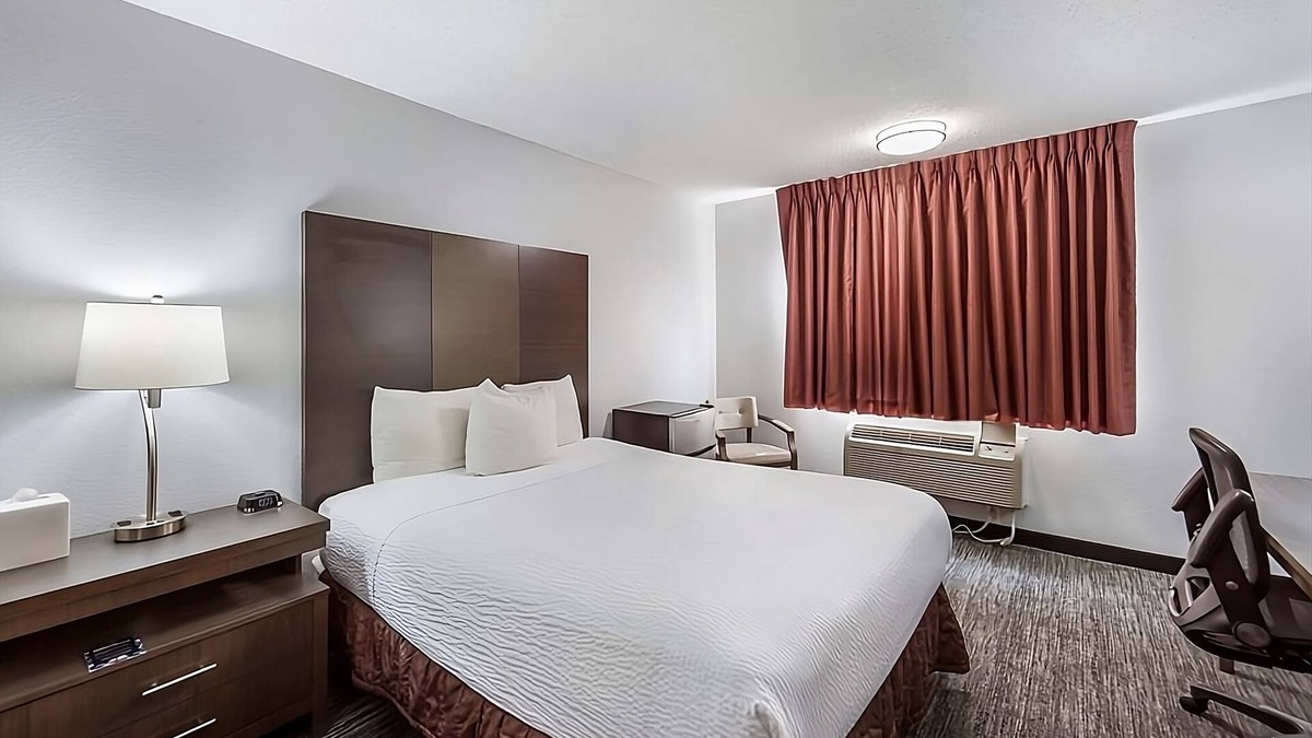 Grants Pass Hotel | Your Home Away From Home! Family-friendly Unit Awaits! Close to Rogue River