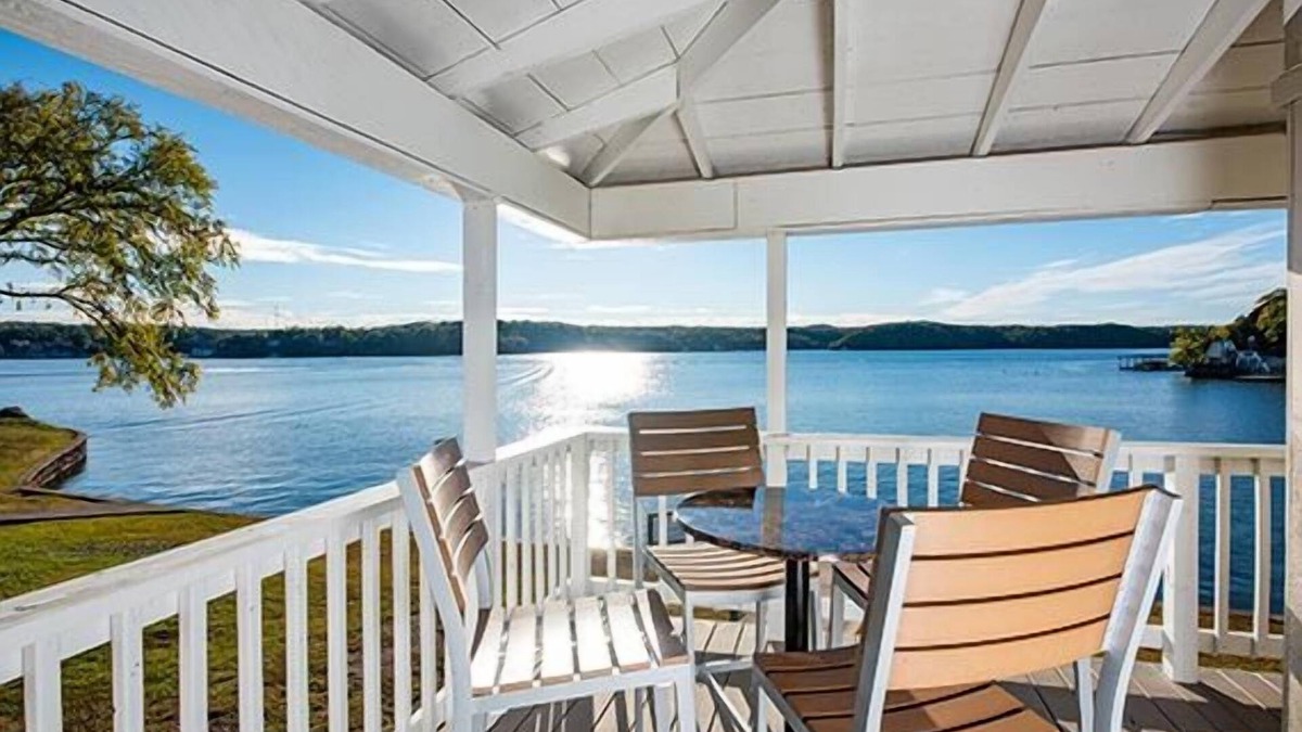 Osage Beach Hotel | Your Home Away From Home! 2 Convenient Units, Pool, Free Parking