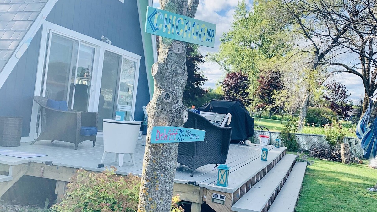 Oscoda House | Your home away from home w/comfy furnishings, beachy vibes & coastal decor