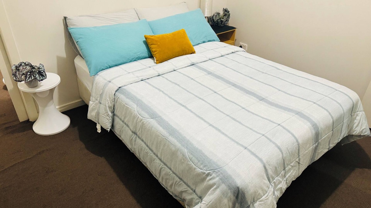 Werribee House | Your Ideal 4-Bedroom Getaway – Space, Style & Convenience