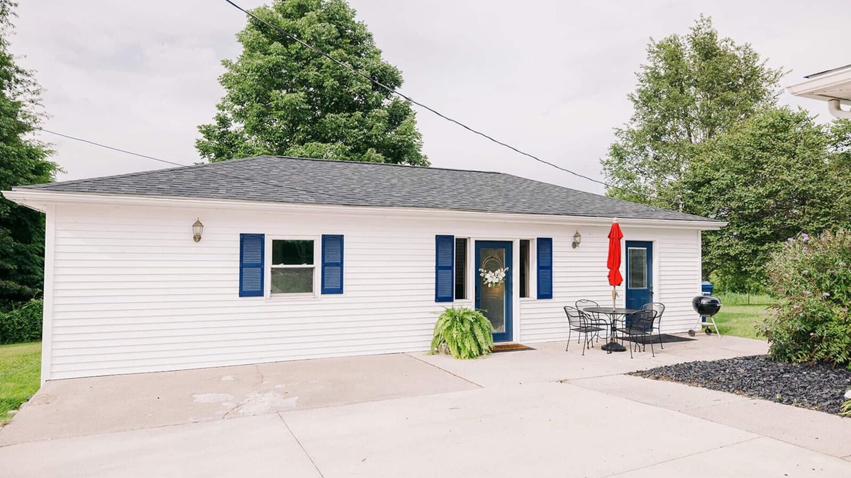 Nancy Cottage | Your idyllic getaway in the beautiful countryside of Somerset, Kentucky!
