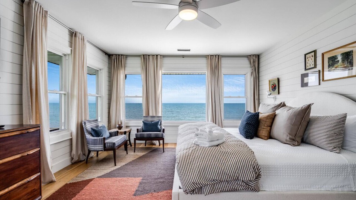 Kingsville House | Your Luxury Waterfront Retreat!