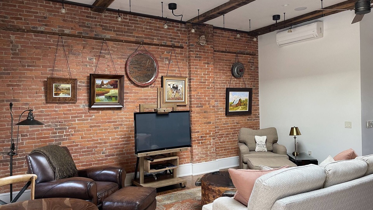 Chagrin Falls Apartment | Your Main Street Studio