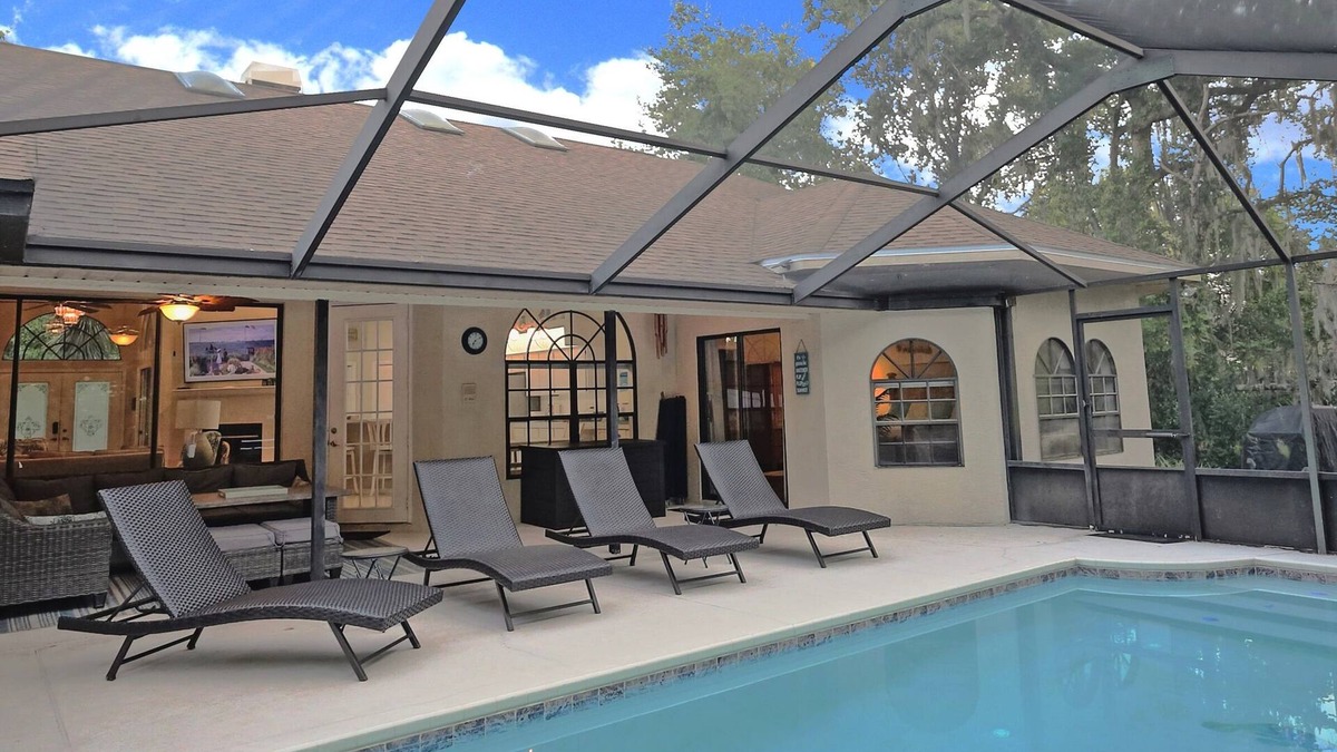 Crystal River House | Your Manatee and Scalloping Adventure Retreat in Crystal River