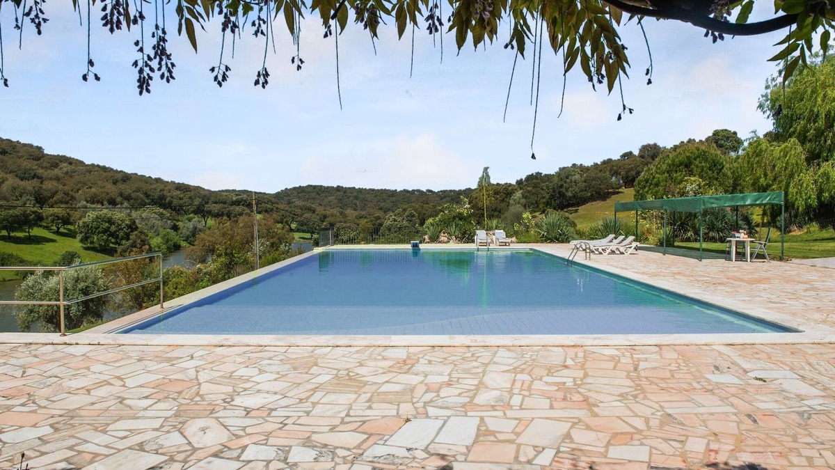 Montemor-o-Novo Villa | Your Montemor-o-Novo Mansion Escape