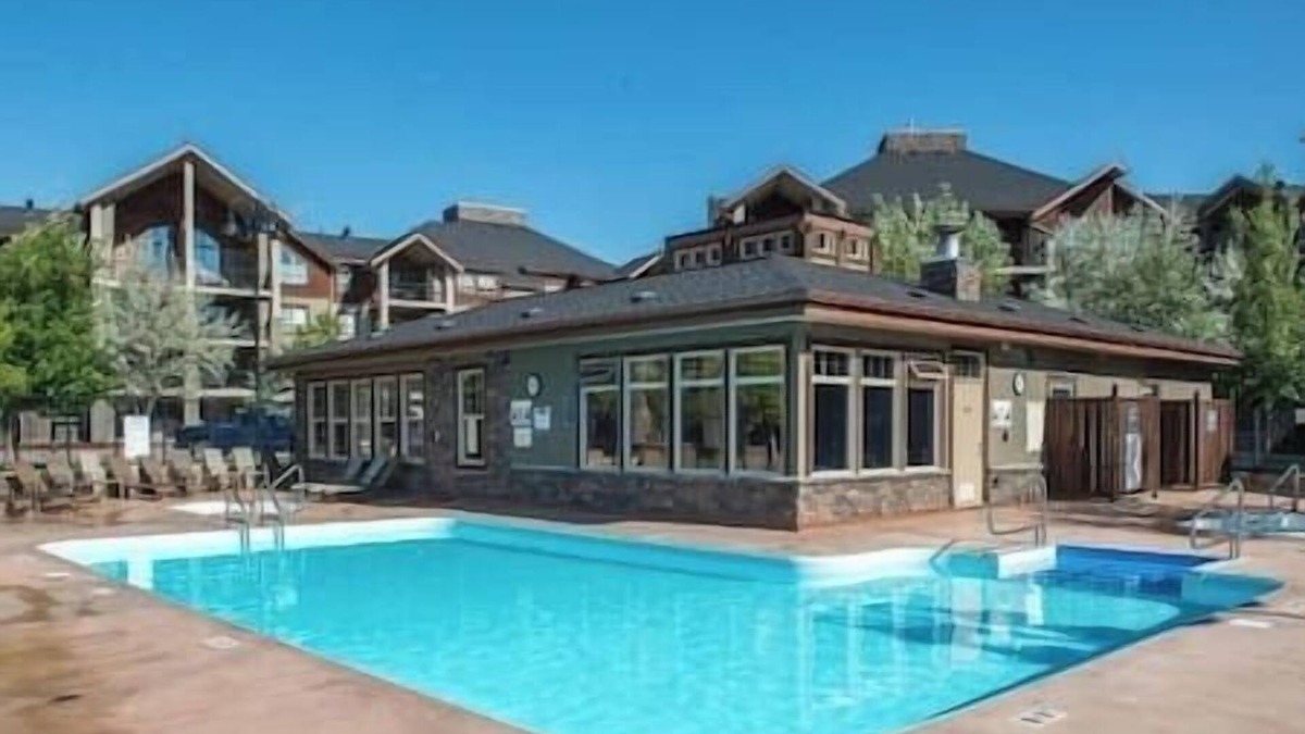 East Kootenay Apartment | Your Mountain Hideaway!