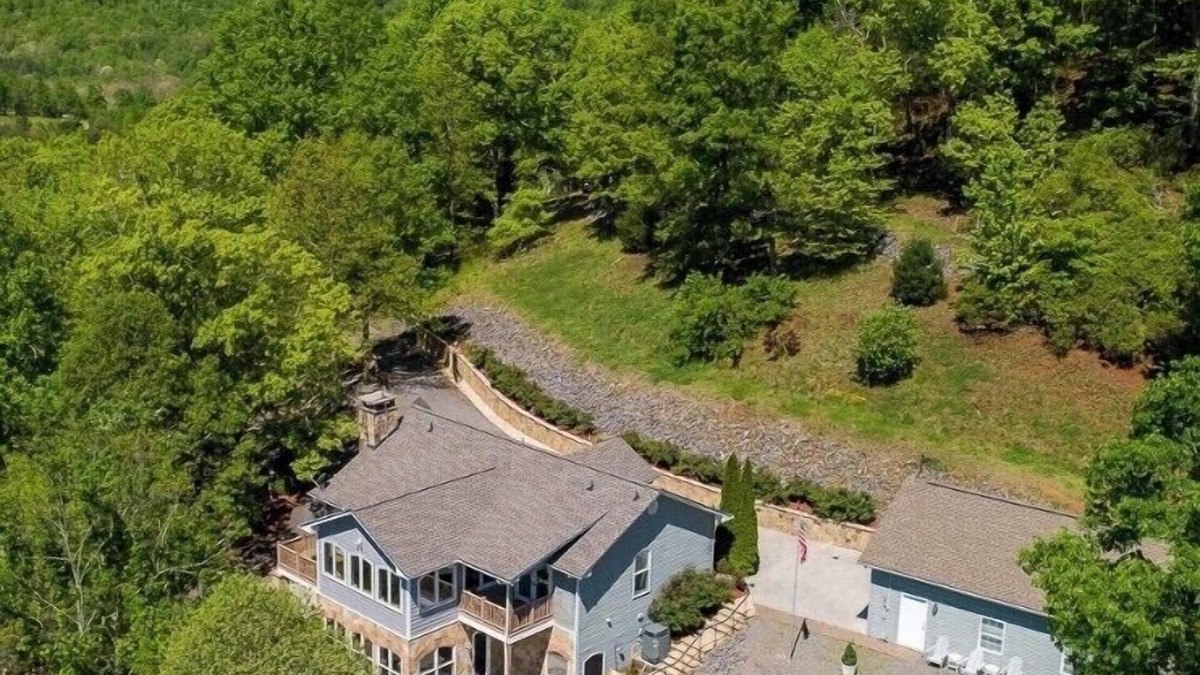 Hiawassee House | Your mountain paradise!. Year round open views.