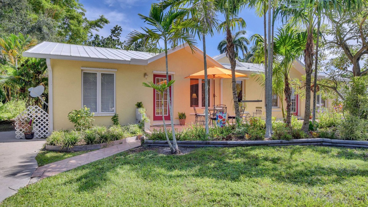 East Naples House | Your Naples Garden Guest House