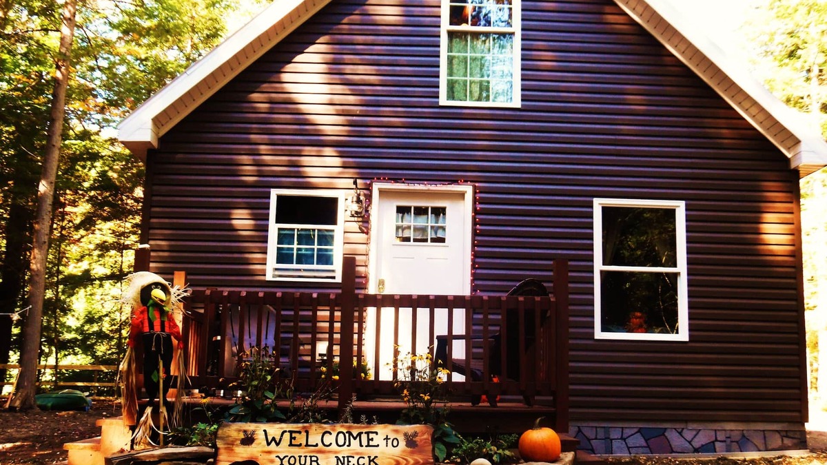 Taberg Cabin | "Your Neck of the Woods" Cabin Rental: Peaceful Get-away Overlooking Fish Creek