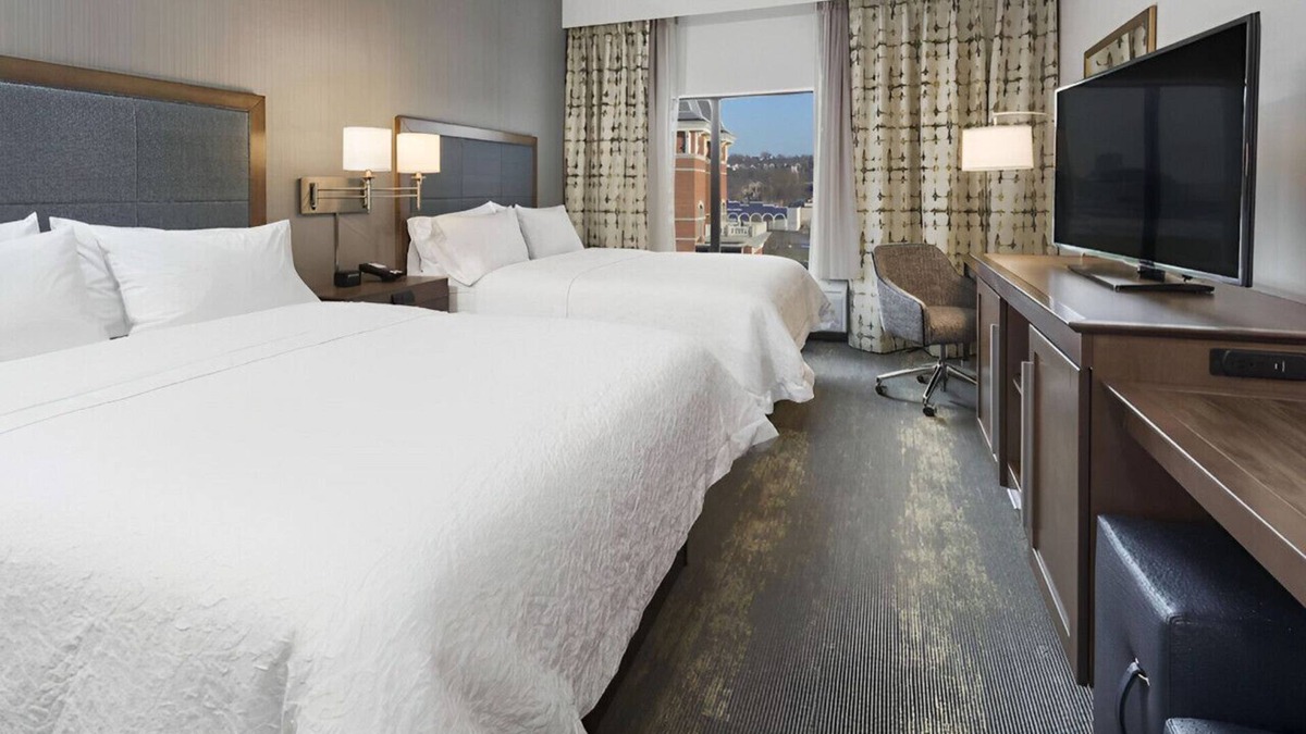 Newport House | Your Next Cozy Staycation Awaits! Best for Groups