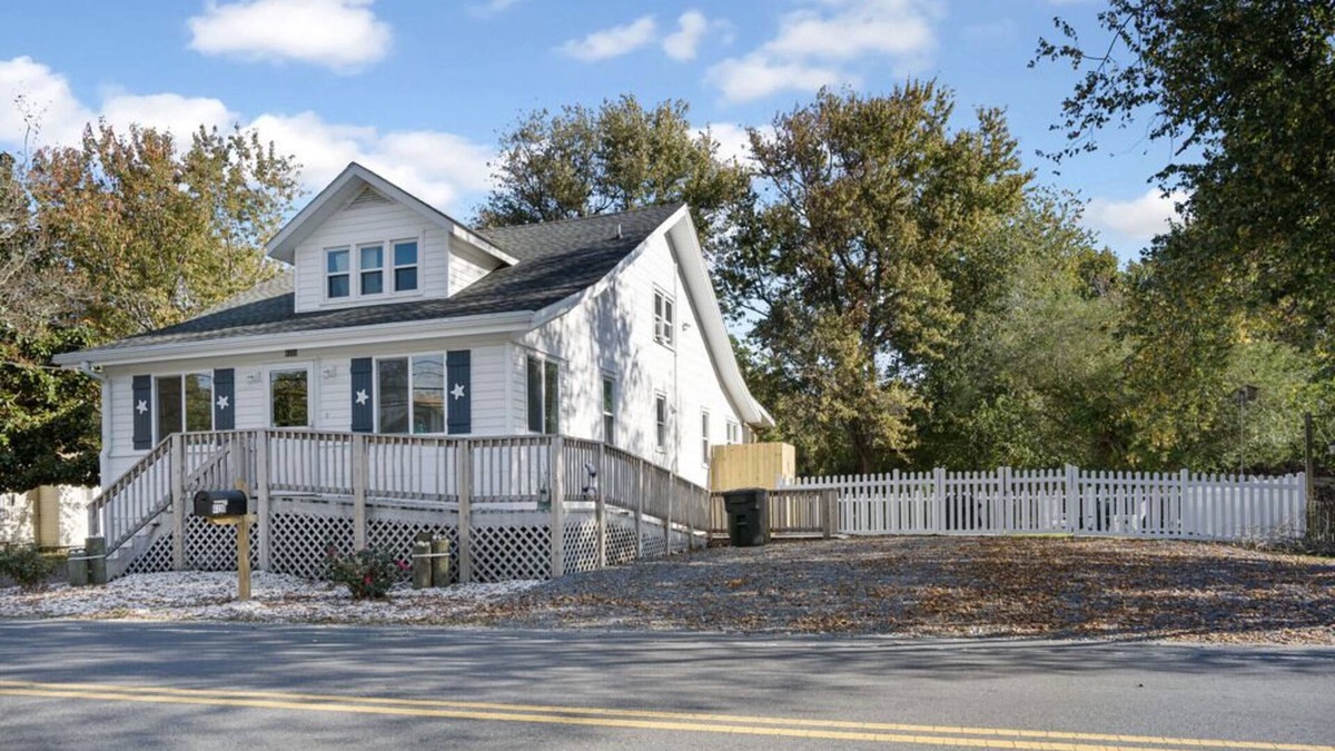 Chincoteague House | Your next Vacation is Shore to Please!
