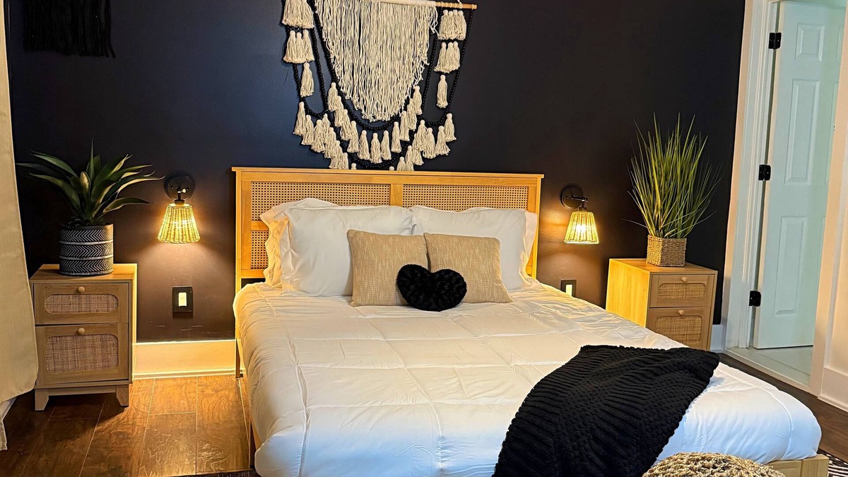 Orange House | Your Oasis in the City w/Jacuzzi , Parking, self check in and WiFi